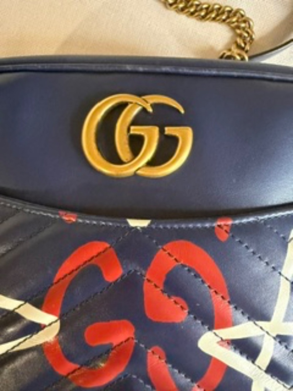Gucci GG Marmont Ghost Camera Bag - Picture 4 of 10